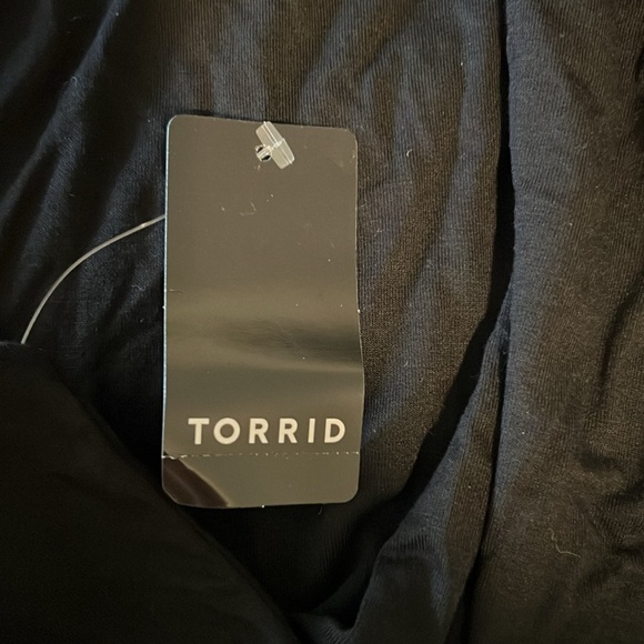 NWT Super Soft by Torrid Favorite Tunic Vneck Side Slit Deep Black Short Sleeve - Picture 5 of 7